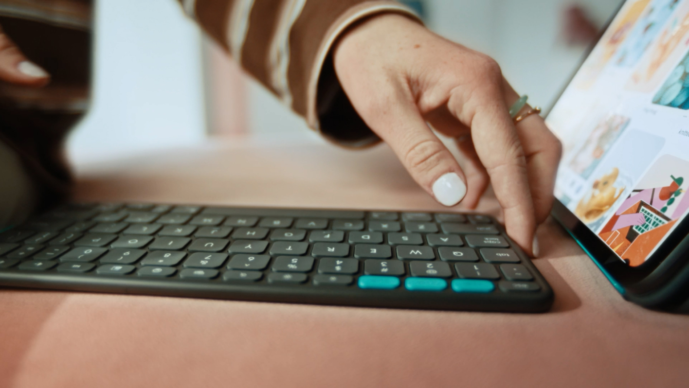 Logicool◇RUGGED FOLIO◇iPad用キーボード◇グレー