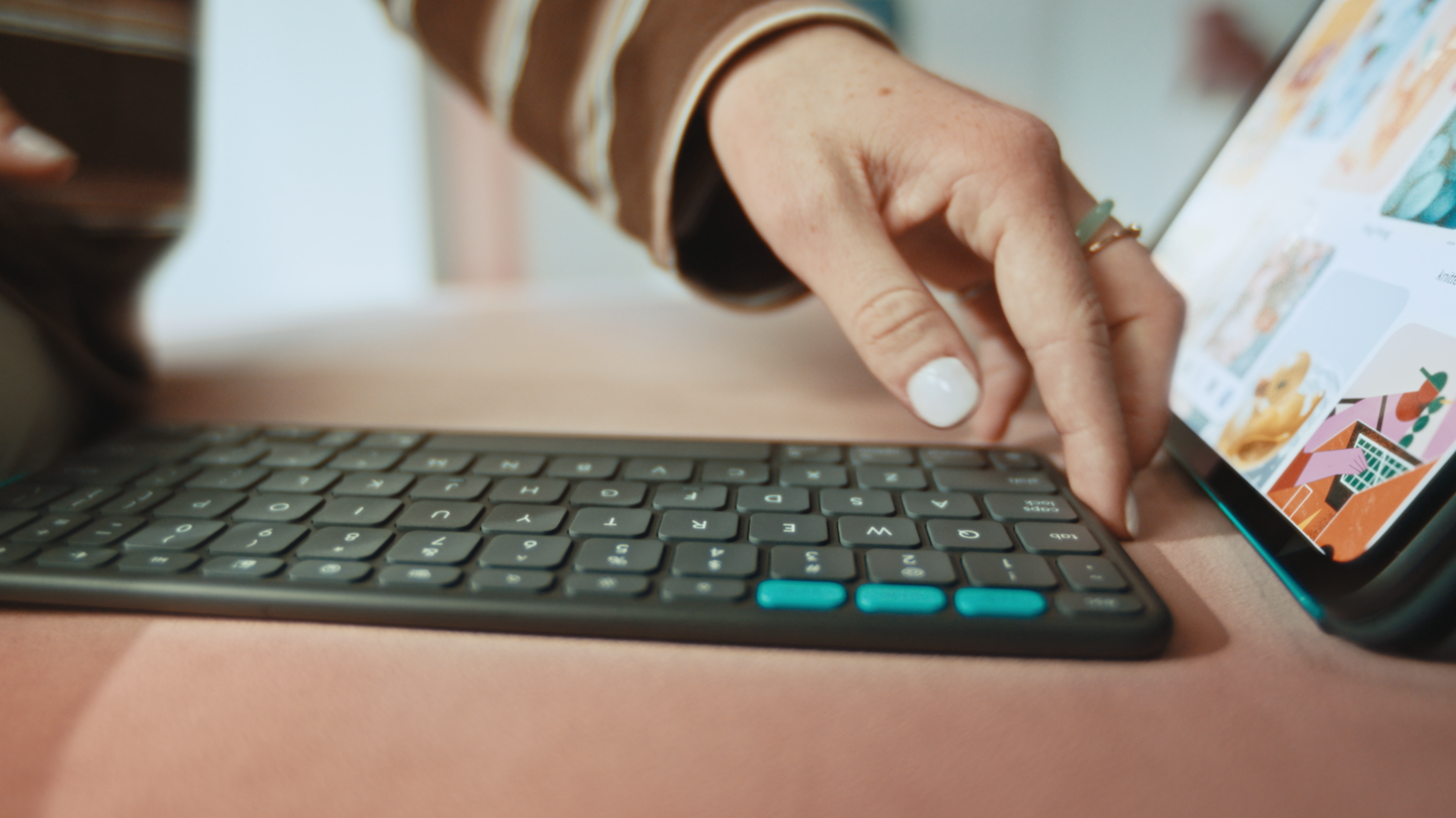 ロジクール Logicool Flip Folio キーボードケース Flip Folio - iPad キーボードケース | ロジクール